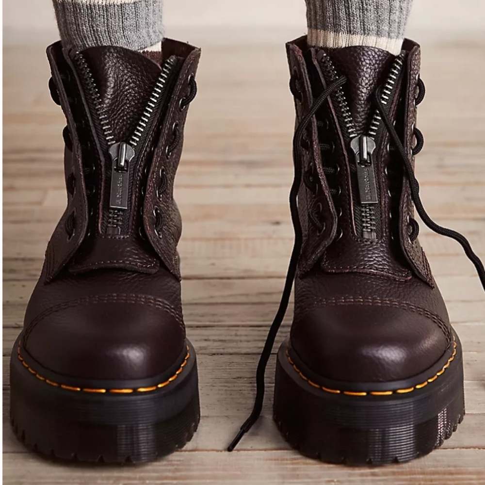 Dr. Martens Sinclair Zip Front Boots. NEW - Picture 1 of 9